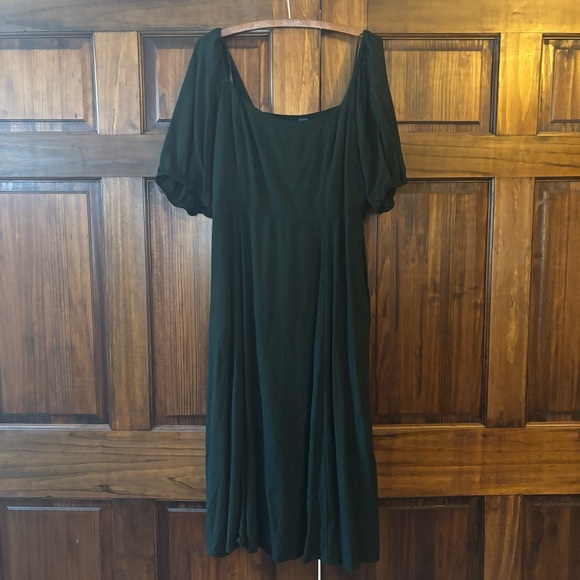 Old Navy Fit and Flare Crepe Midi Dress in dark green - Picture 2 of 6